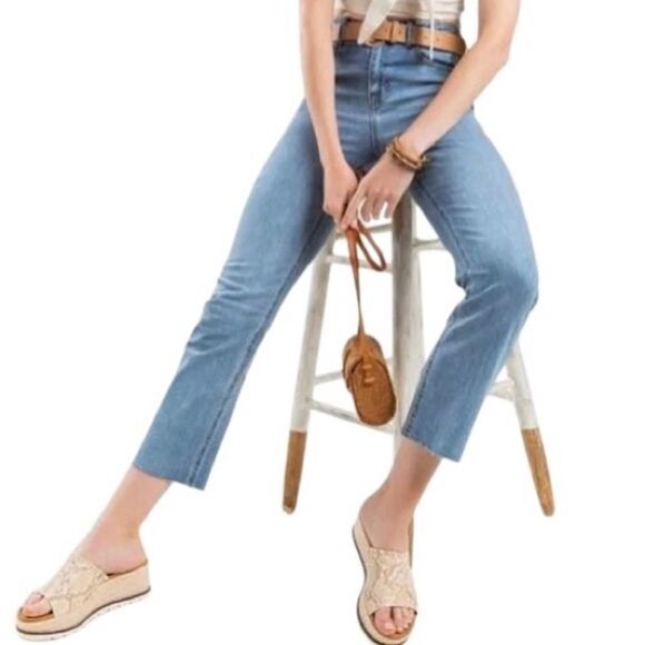 Harper Heritage Vintage Straight with Fray Distressed Jeans in Blue Women’s 24 - Picture 1 of 10